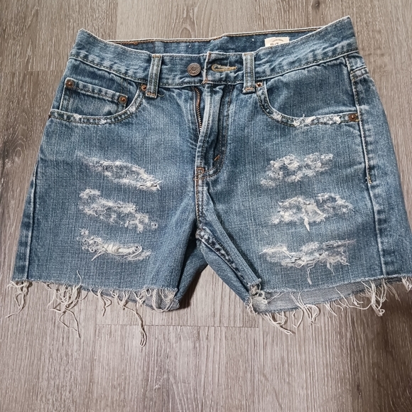 Levi's Pants - Levi's relove cut off jean shorts